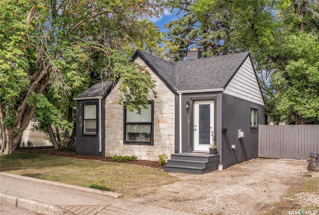 12 Connaught Place, SK017458, Saskatchewan,