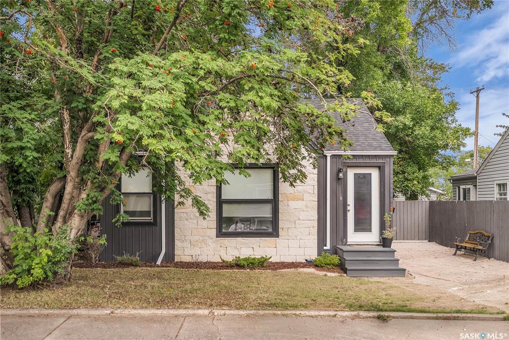 Second View of 12 Connaught Place, Kelsey/Woodlawn, Saskatoon, Saskatchewan, S7L 1C7