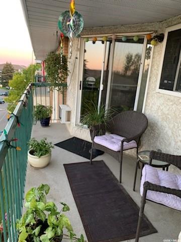 Fourth View of 301 Cree Crescent #403, Lawson Heights, Saskatoon, Saskatchewan, S7K 7Y3