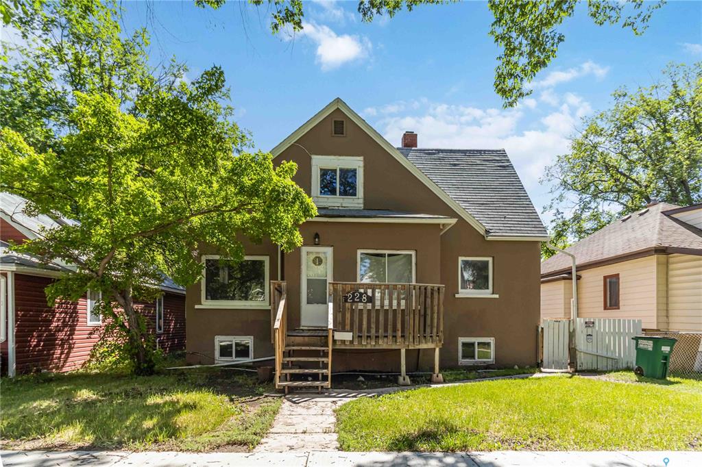 Second View of 228 F Avenue N, Caswell Hill, Saskatoon, Saskatchewan, S7L 1W1