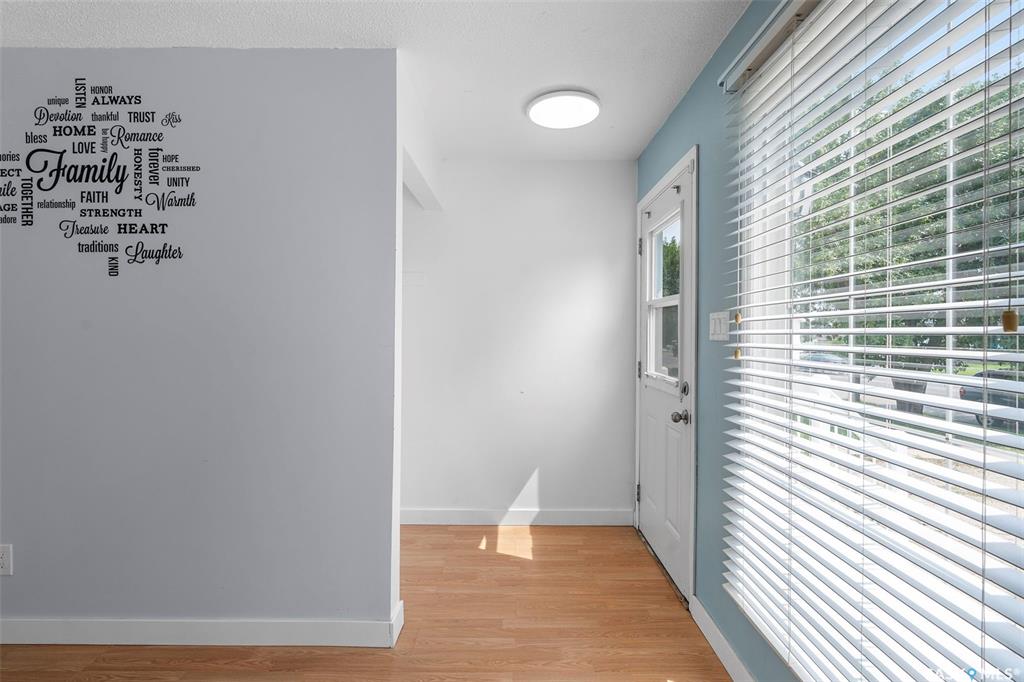 Second View of 2914 33rd Street W, Westview Heights, Saskatoon, Saskatchewan, S7L 0X9