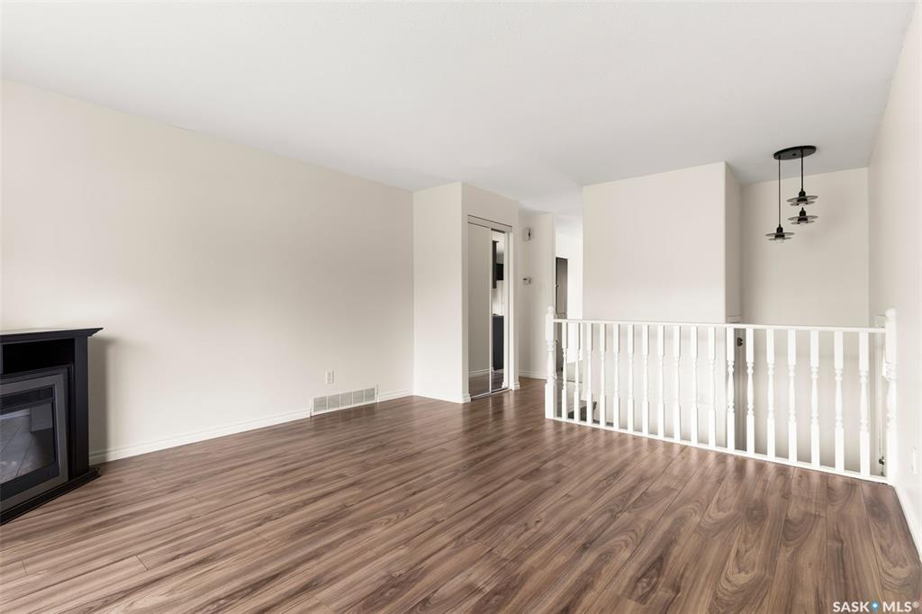 Fifth View of 1039 Fleet Street, Glencairn Village, Regina, Saskatchewan, S4N 6M3