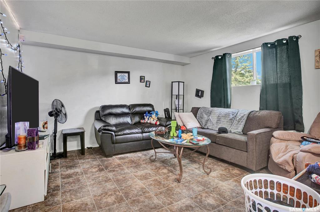 Second View of 327 S Avenue S, Pleasant Hill, Saskatoon, Saskatchewan, S7M 3A1