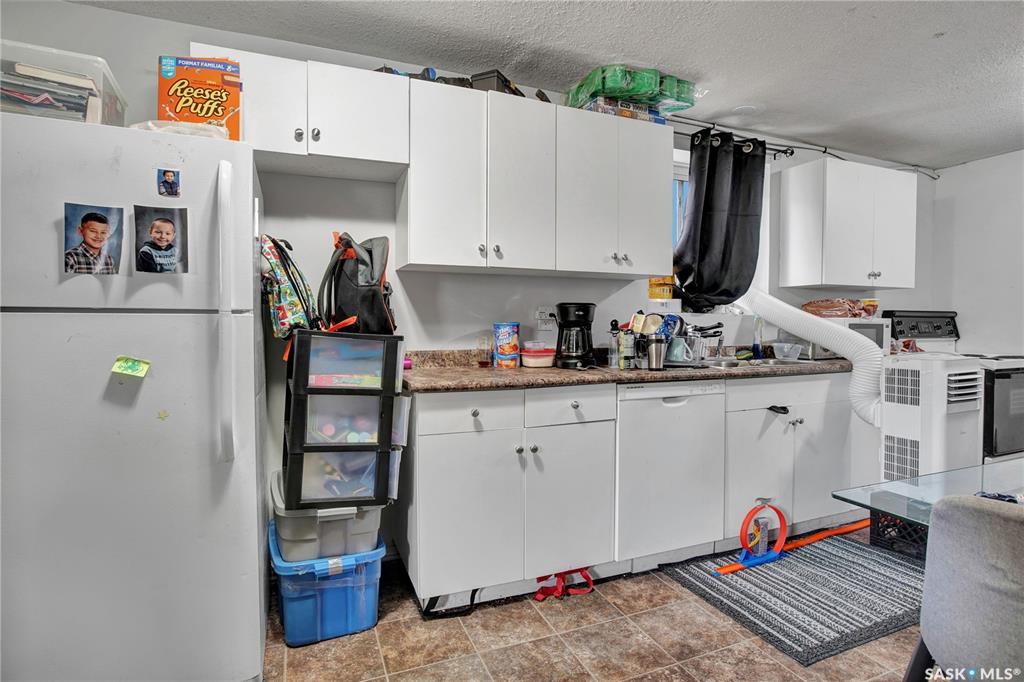 Third View of 327 S Avenue S, Pleasant Hill, Saskatoon, Saskatchewan, S7M 3A1