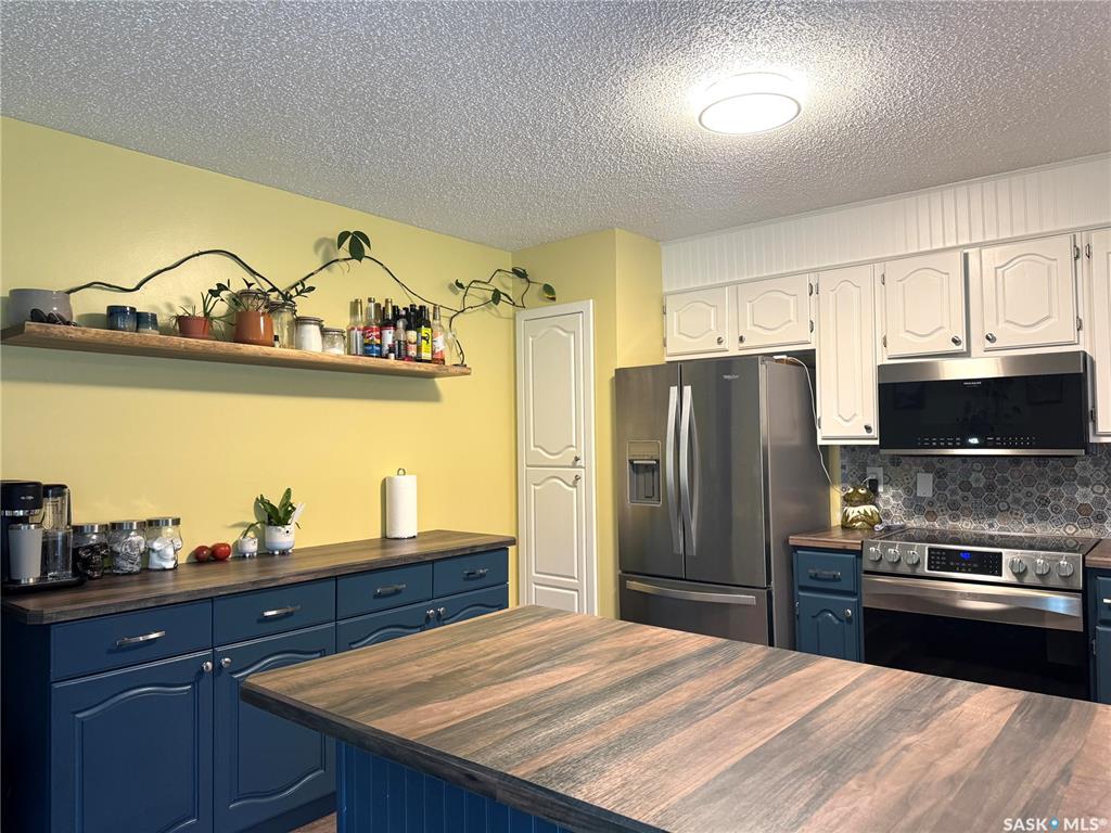 Second View of 623 Little Quill Avenue E, Wynyard, Saskatchewan, S0A 4T0