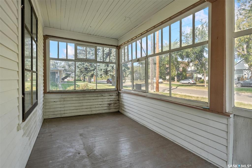 Fourth View of 807 32nd Street W, Hudson Bay Park, Saskatoon, Saskatchewan, S7L 0T5