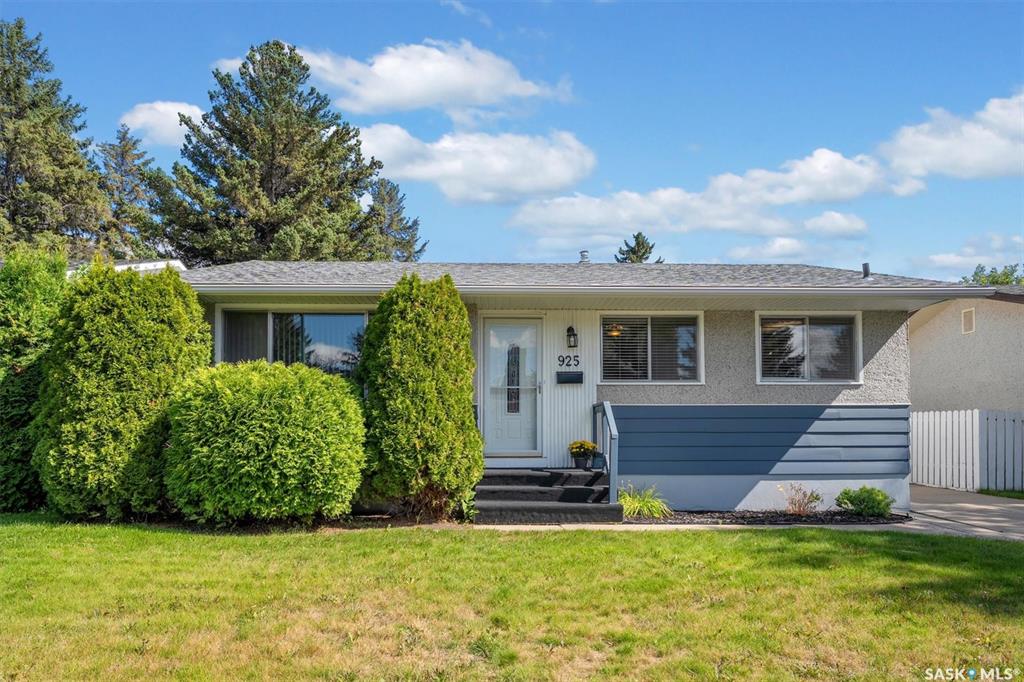 925 East Centre, SK017705, Saskatchewan,