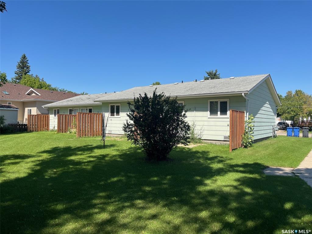 Third View of 837 841 842 844 846 Peters Avenue #1-16, Oxbow, Saskatchewan, S0C 2B0