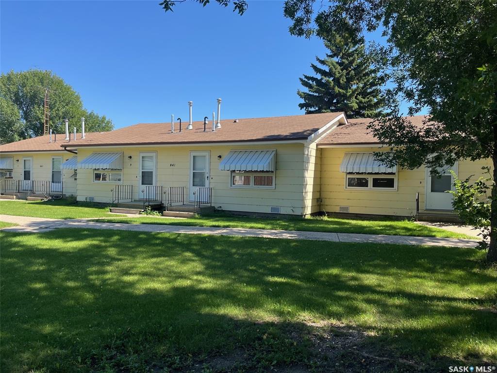 Fourth View of 837 841 842 844 846 Peters Avenue #1-16, Oxbow, Saskatchewan, S0C 2B0