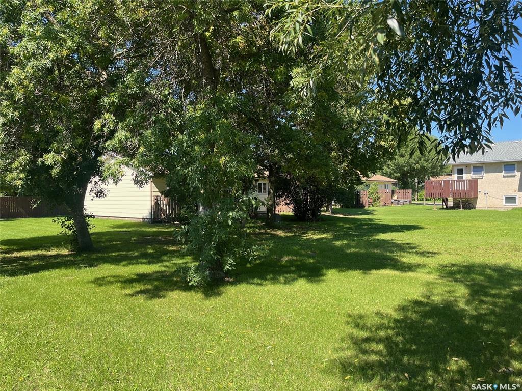 Fifth View of 837 841 842 844 846 Peters Avenue #1-16, Oxbow, Saskatchewan, S0C 2B0