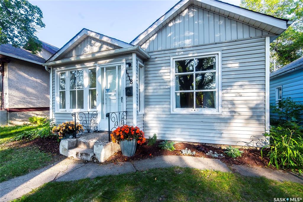 Second View of 1118 B Avenue N, Caswell Hill, Saskatoon, Saskatchewan, S7L 1G1