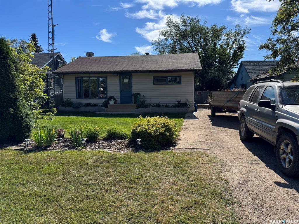 Third View of 103 3rd Avenue W, Maidstone, Saskatchewan, S0M 1M0