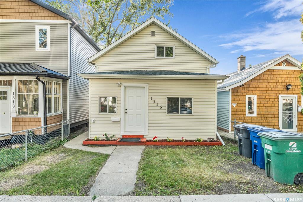 Third View of 1315 G Avenue N, Mayfair, Saskatoon, Saskatchewan, S7M 2N4
