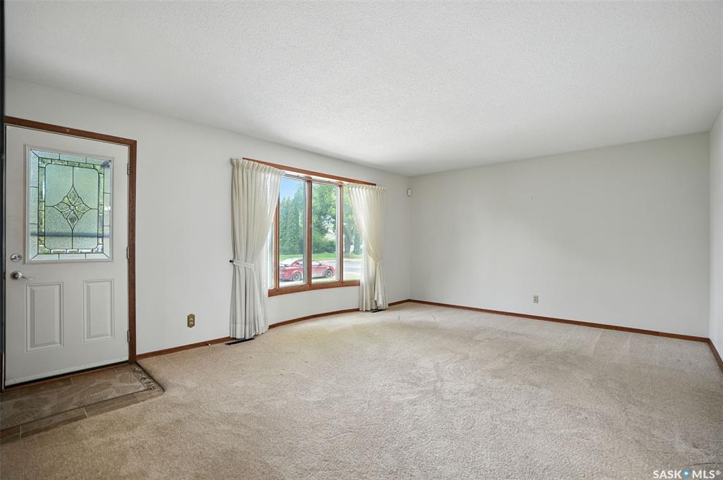 Fifth View of 2213 Richardson Road, Westview Heights, Saskatoon, Saskatchewan, S7L 4B9