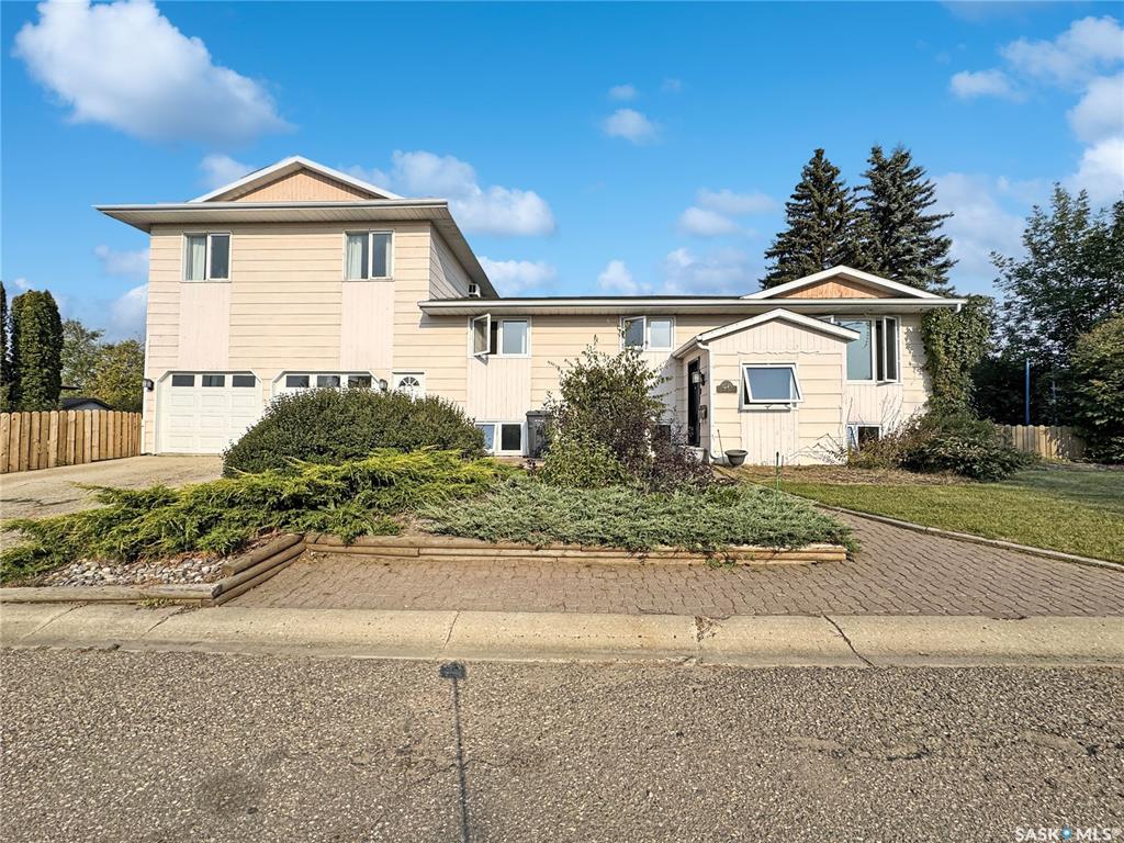 Main View of 11345 Clark Drive, Centennial Park, North Battleford, Saskatchewan, S9A 3P6
