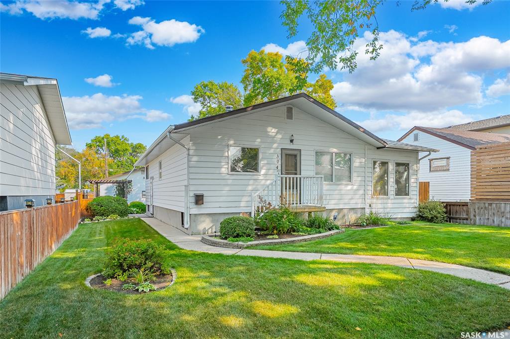 Second View of 304 110th Street W, Sutherland, Saskatoon, Saskatchewan, S7N 1S3
