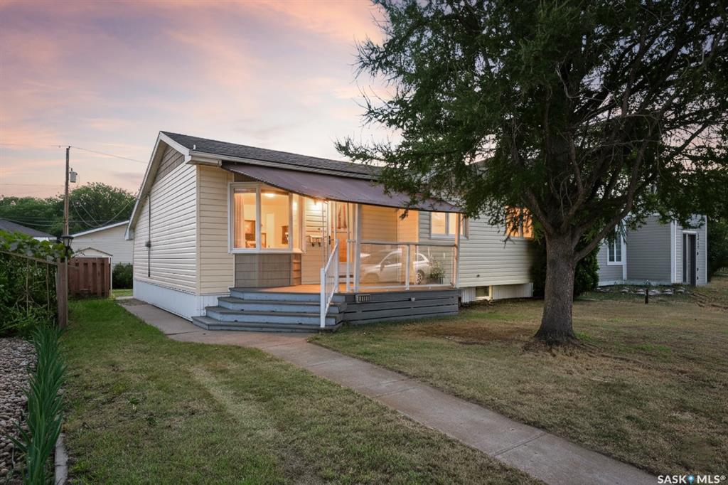 MLS® listing #SK017919 for sale located at 1045 7th Avenue Nw