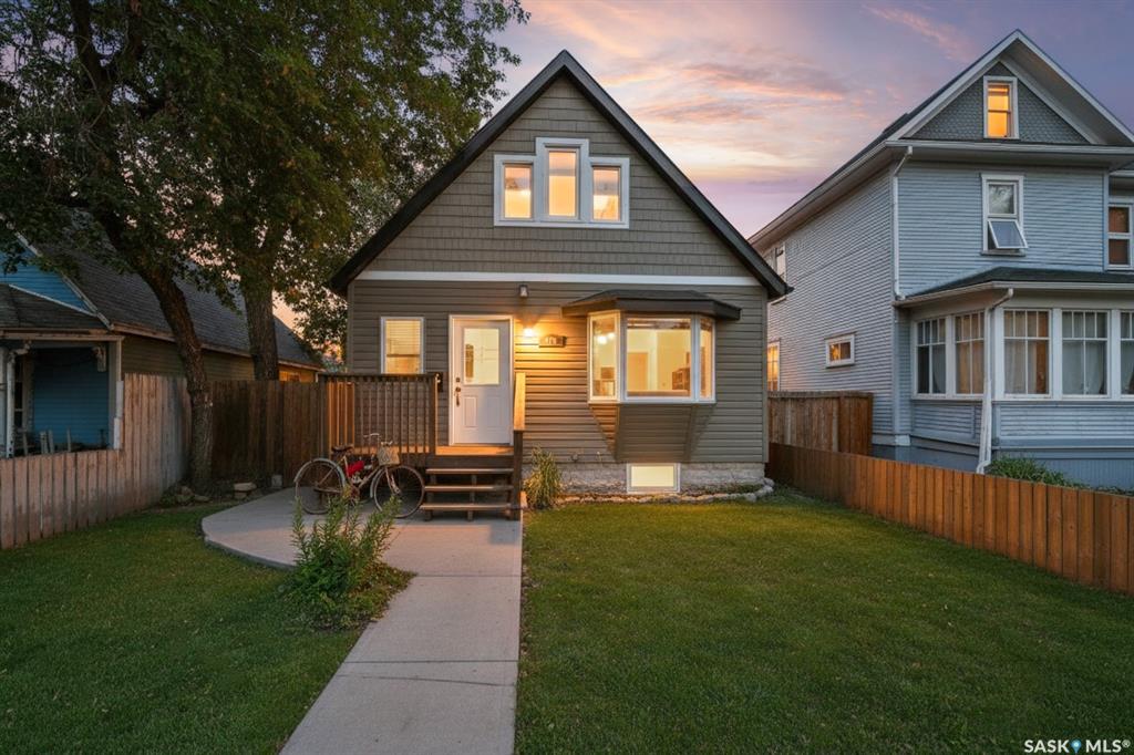 MLS® listing #SK017985 for sale located at 428 Stadacona Street W