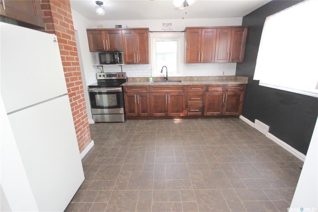 Fifth View of 157 Dunlop Street W, Yorkton, Saskatchewan, S3N 0B7