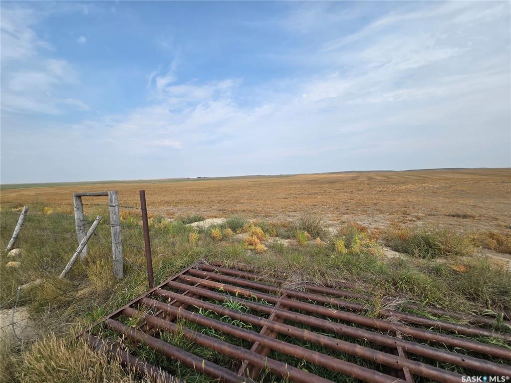 Third View of Dimmock Land, Piapot Rm No. 110, Saskatchewan, S0N 1N0
