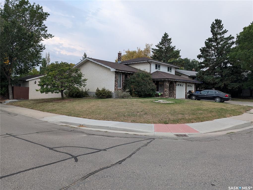 Second View of 215 Dalgliesh Drive, Walsh Acres, Regina, Saskatchewan, S4R 7Z6