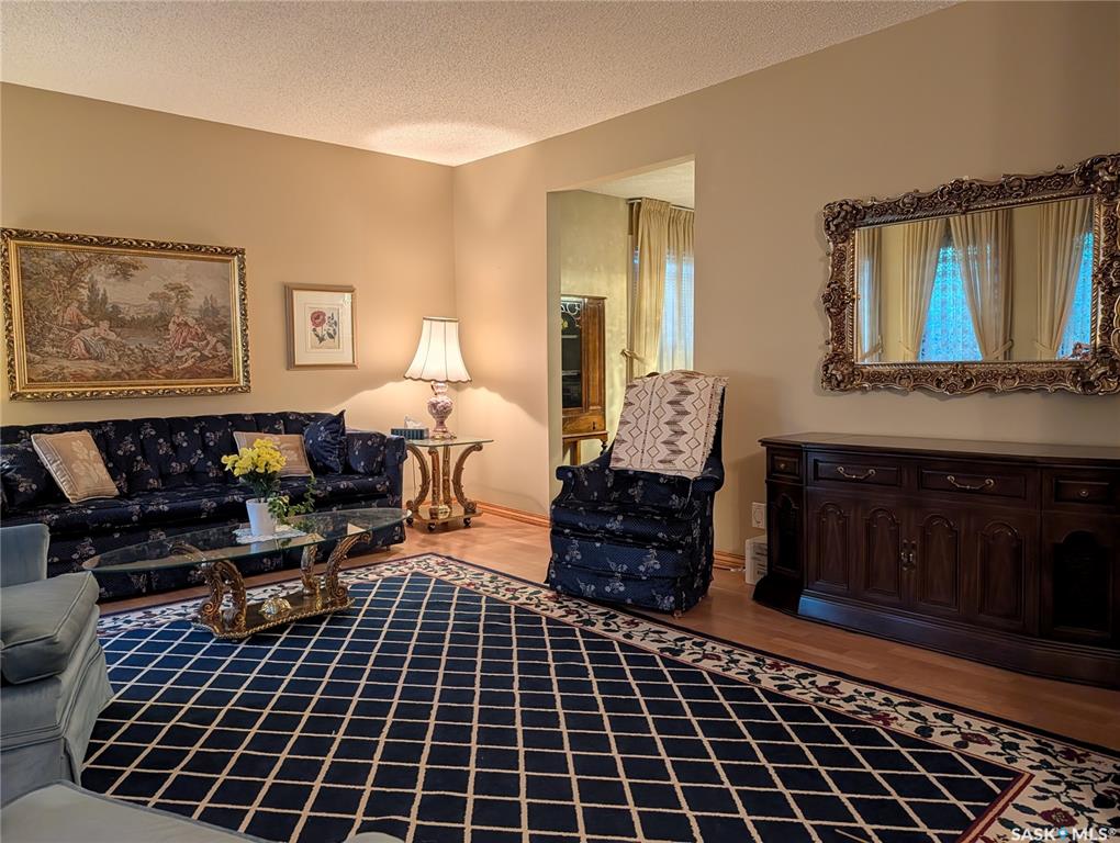 Third View of 215 Dalgliesh Drive, Walsh Acres, Regina, Saskatchewan, S4R 7Z6