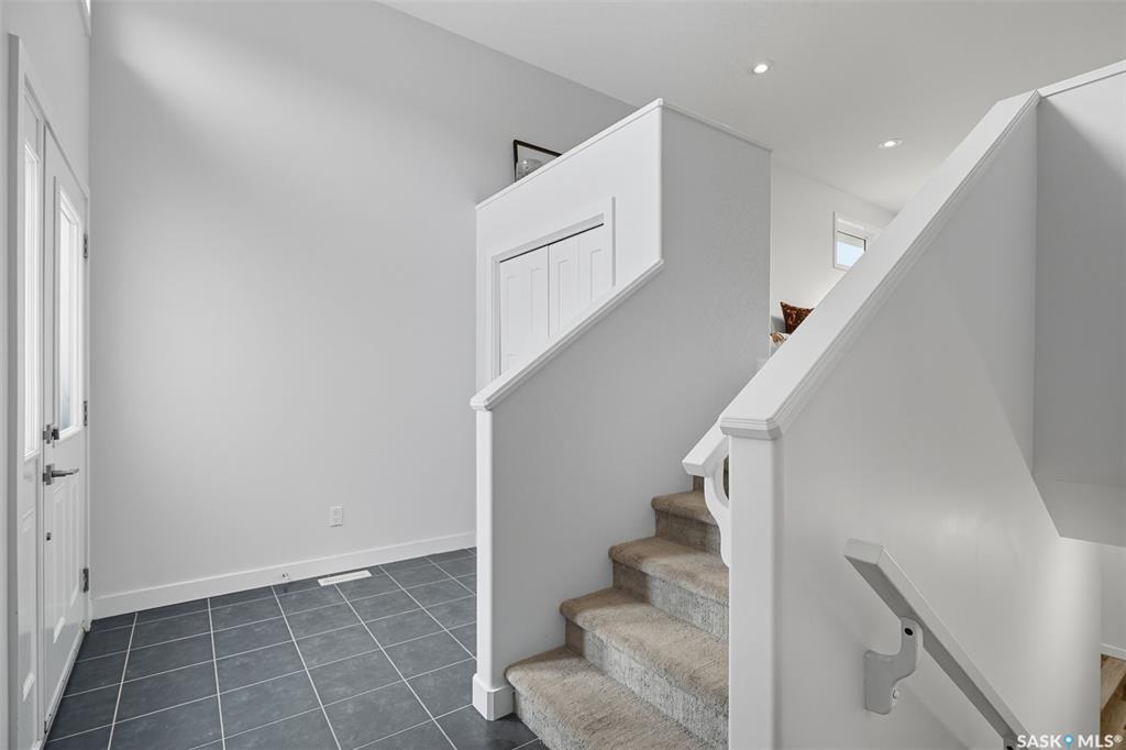 Third View of 383 Hassard Close, Kensington, Saskatoon, Saskatchewan, S7L 4Z7