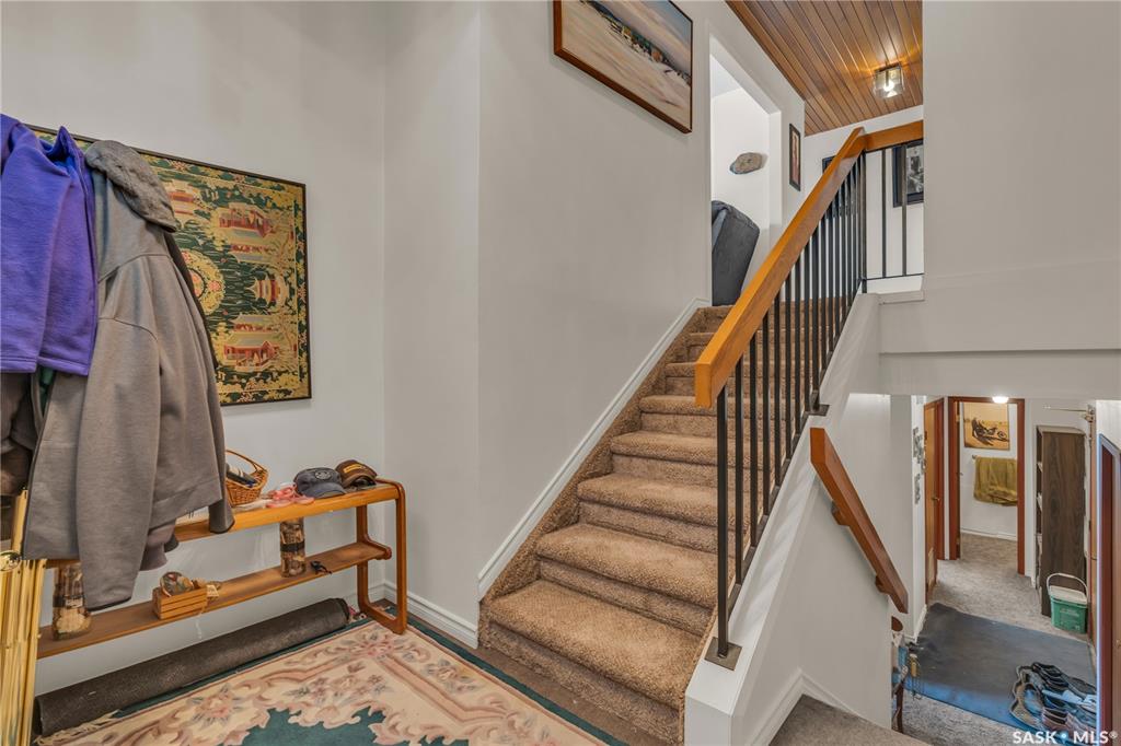 Second View of 618 Mcintosh Street N, Walsh Acres, Regina, Saskatchewan, S4R 5T4