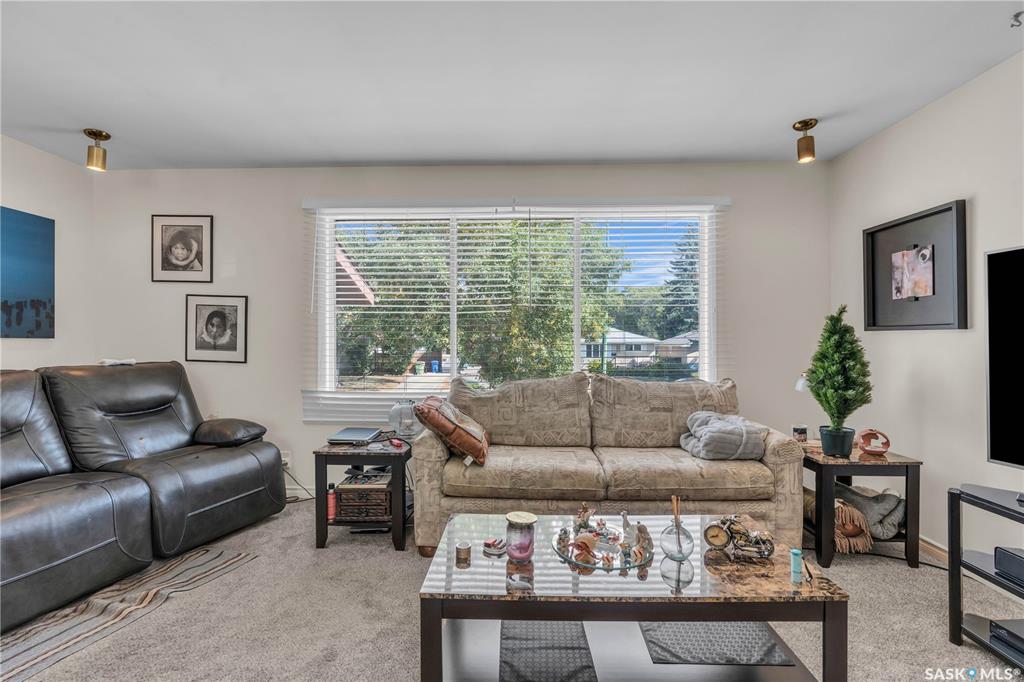 Fifth View of 618 Mcintosh Street N, Walsh Acres, Regina, Saskatchewan, S4R 5T4
