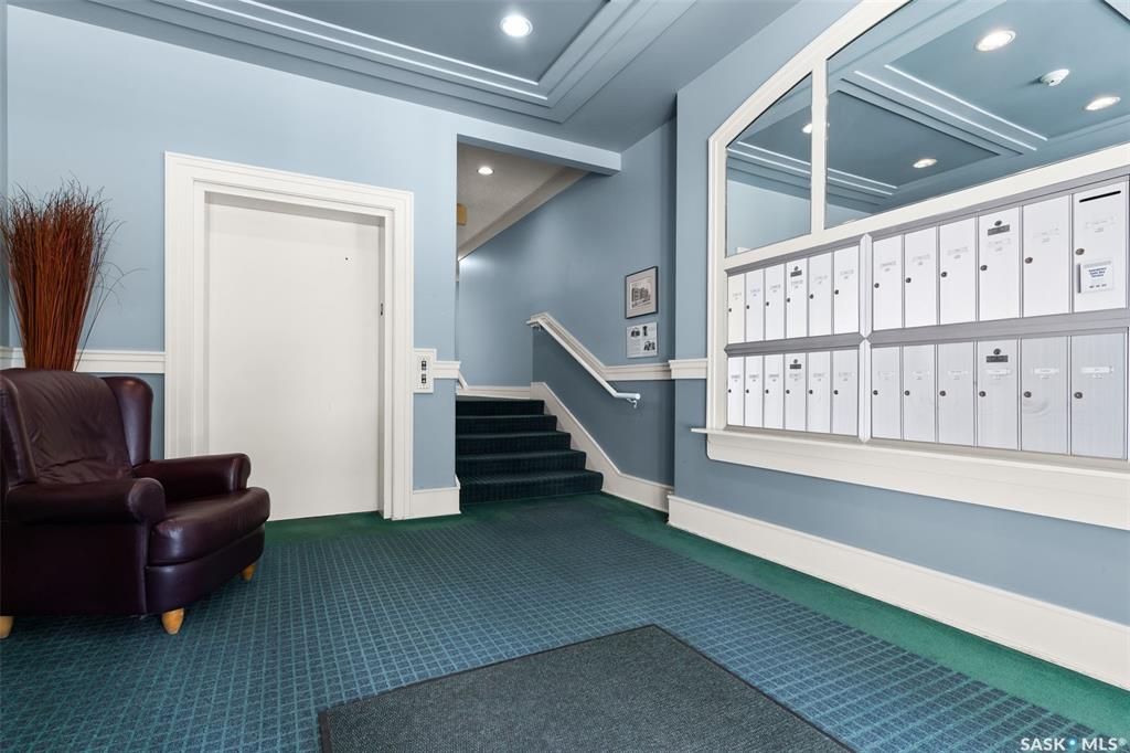 Fourth View of 2333 Scarth Street #304, Transition Area, Regina, Saskatchewan, S4P 2J8