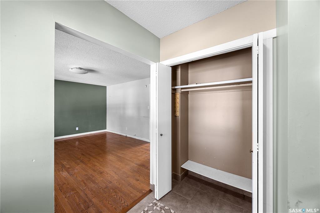 Fourth View of 3002 Eastview, Eastview SA, Saskatoon, Saskatchewan, S7J 3J2