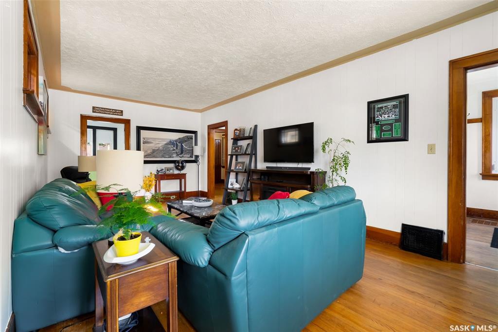 Fourth View of 2320 Broder Street, Broders Annex, Regina, Saskatchewan, S4N 3S8