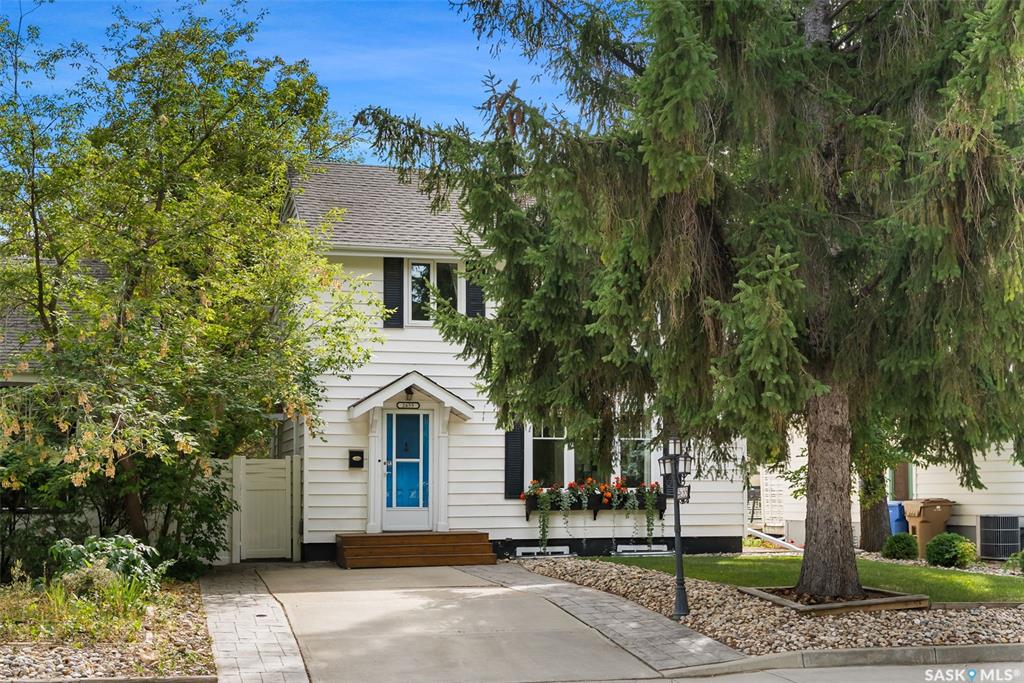 Second View of 2655 19th Avenue, Crescents, Regina, Saskatchewan, S4T 1X2