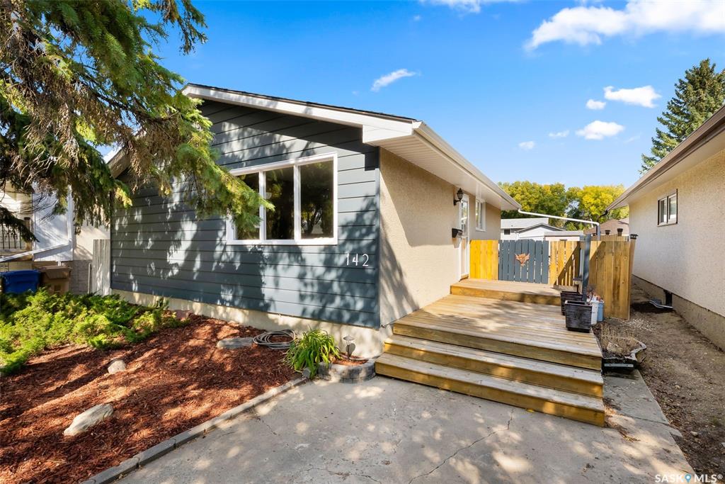 Second View of 142 Cooper Crescent, Walsh Acres, Regina, Saskatchewan, S4R 4J7