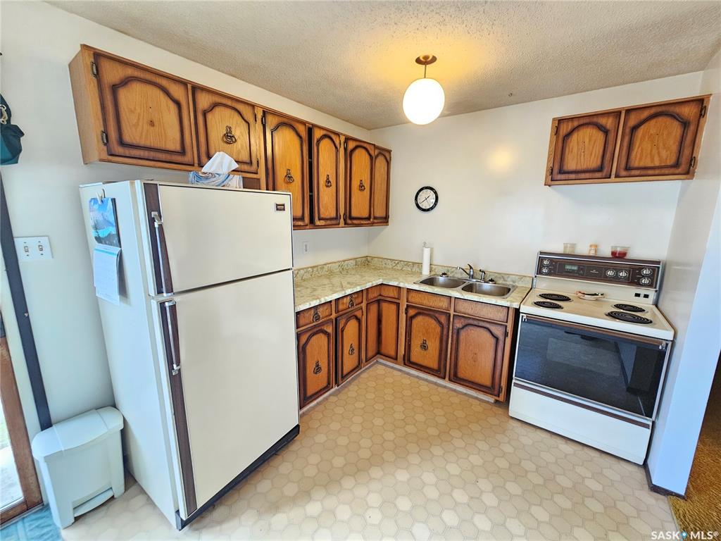 Third View of 1031 7th Avenue Ne, Hillcrest MJ, Moose Jaw, Saskatchewan, S6H 1N9