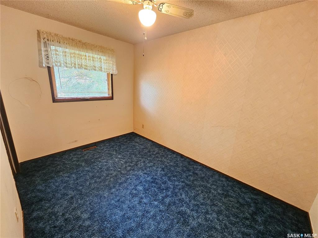 Fifth View of 1031 7th Avenue Ne, Hillcrest MJ, Moose Jaw, Saskatchewan, S6H 1N9