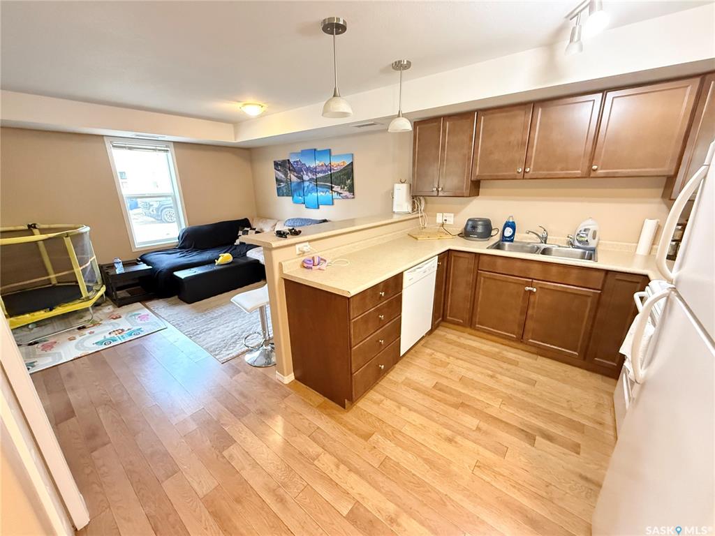 Fifth View of 1638 Clark Avenue #101, Weyburn, Saskatchewan, S4H 3G3