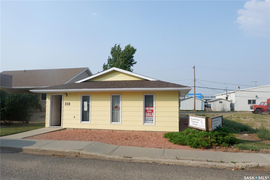 Second View of 218 2nd Avenue W, Assiniboia, Saskatchewan, S0H 0B0