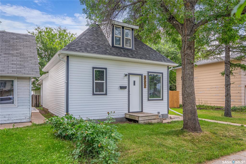 Third View of 322 S Avenue S, Pleasant Hill, Saskatoon, Saskatchewan, S7M 3A2