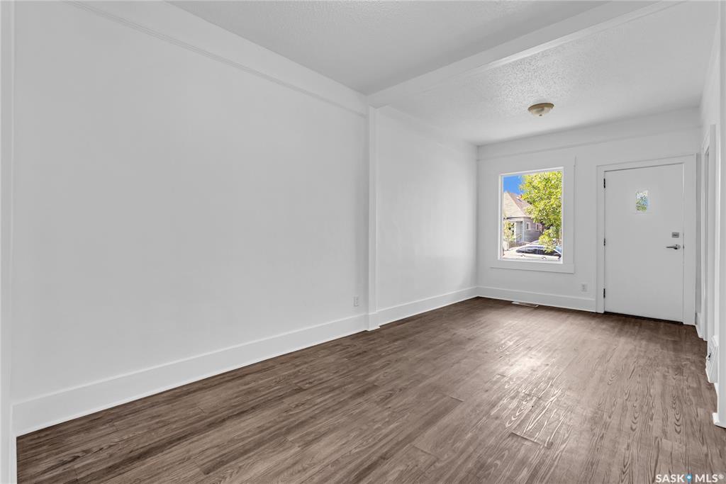 Fourth View of 322 S Avenue S, Pleasant Hill, Saskatoon, Saskatchewan, S7M 3A2