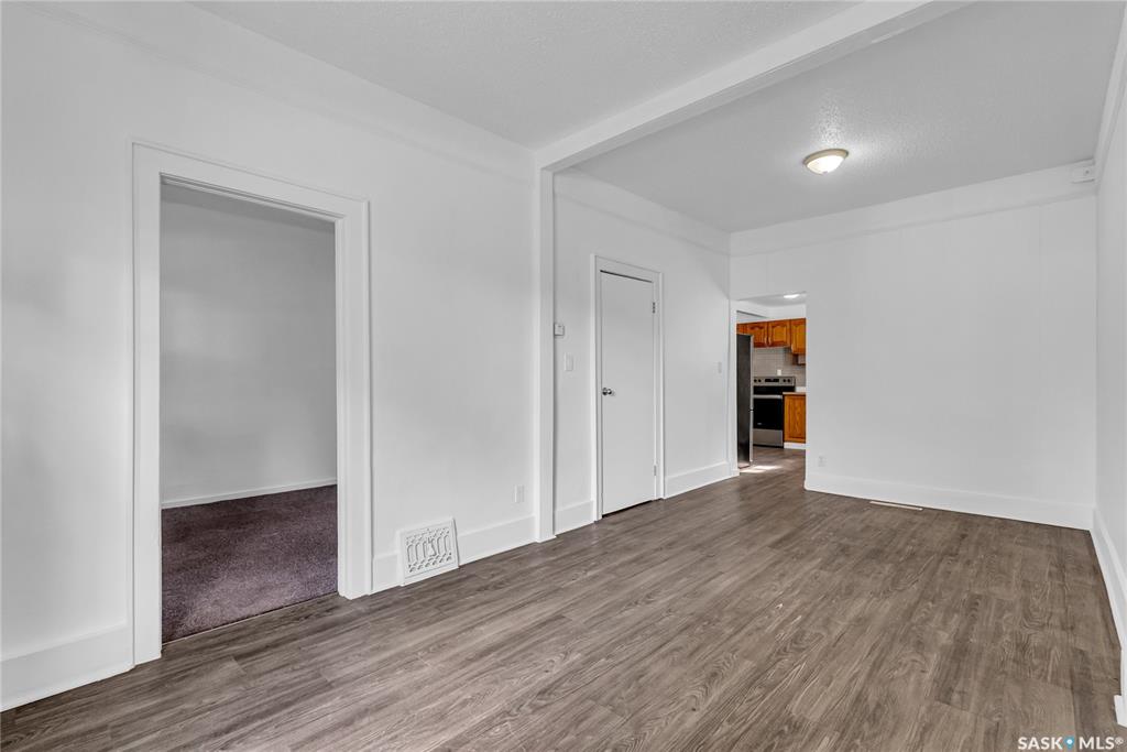 Fifth View of 322 S Avenue S, Pleasant Hill, Saskatoon, Saskatchewan, S7M 3A2