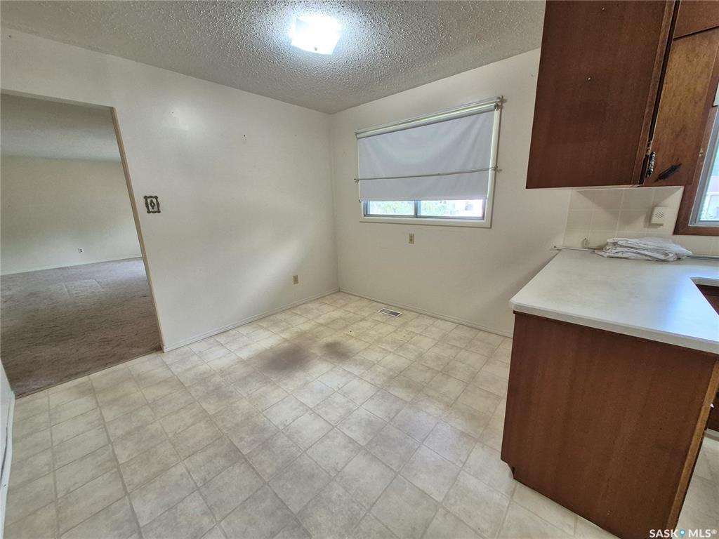 Fifth View of 44 Ash Drive, Weyburn, Saskatchewan, S4H 0S1