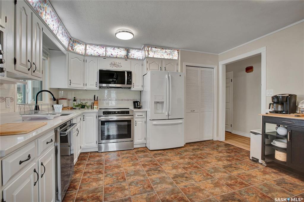 Third View of 128 Delaronde Road, Lakeview SA, Saskatoon, Saskatchewan, S7J 3Y3