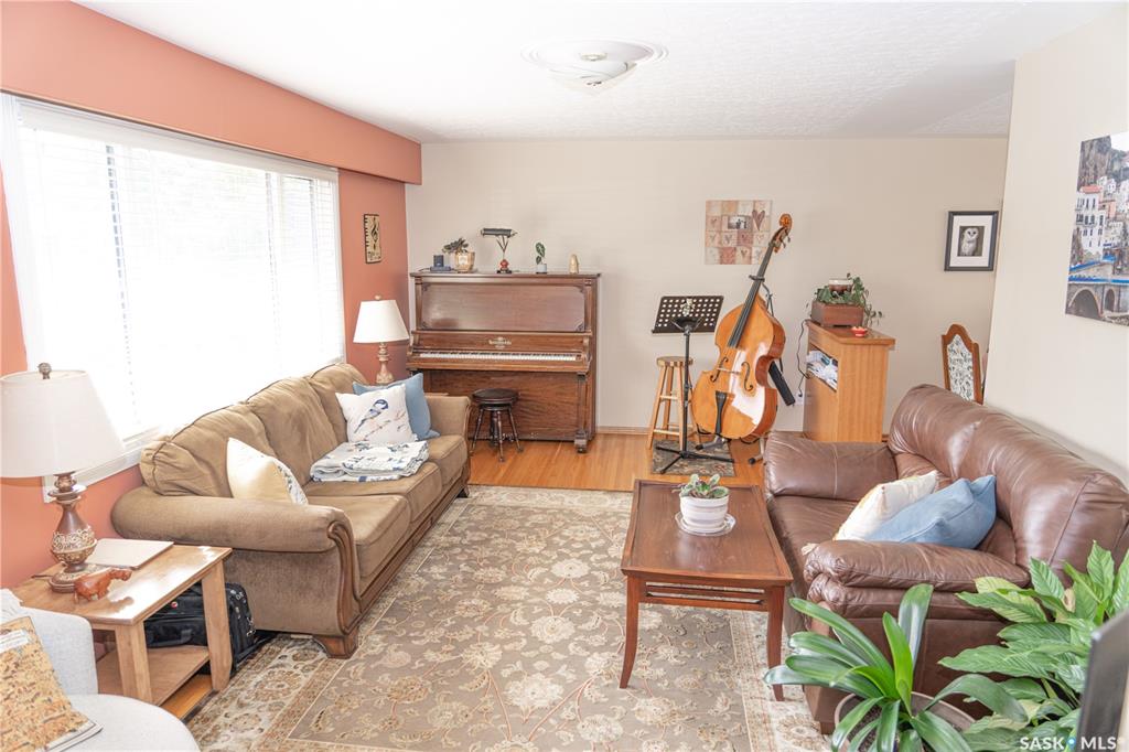 Fifth View of 2006 Louise Avenue, Haultain, Saskatoon, Saskatchewan, S7J 2C2