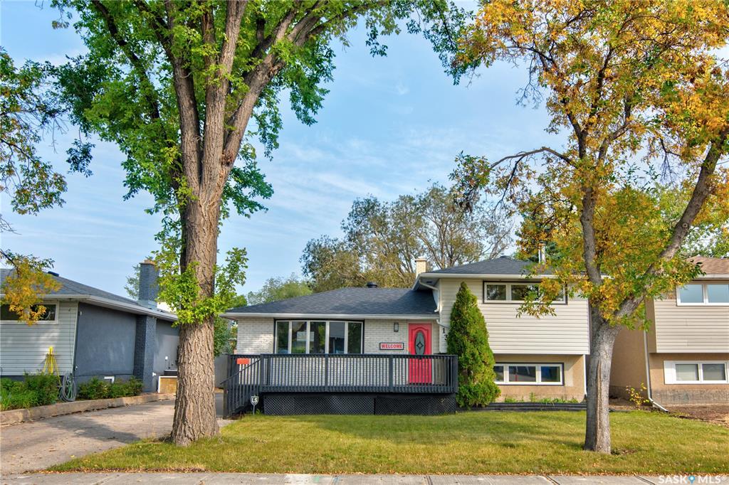 MLS® listing #SK018627 for sale located at 130 Walden Crescent