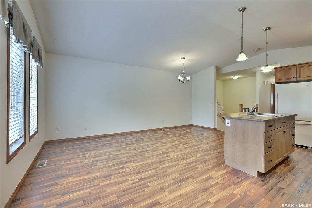 Fourth View of 348 Robinson Street, Coronation Park, Regina, Saskatchewan, S4R 3R2