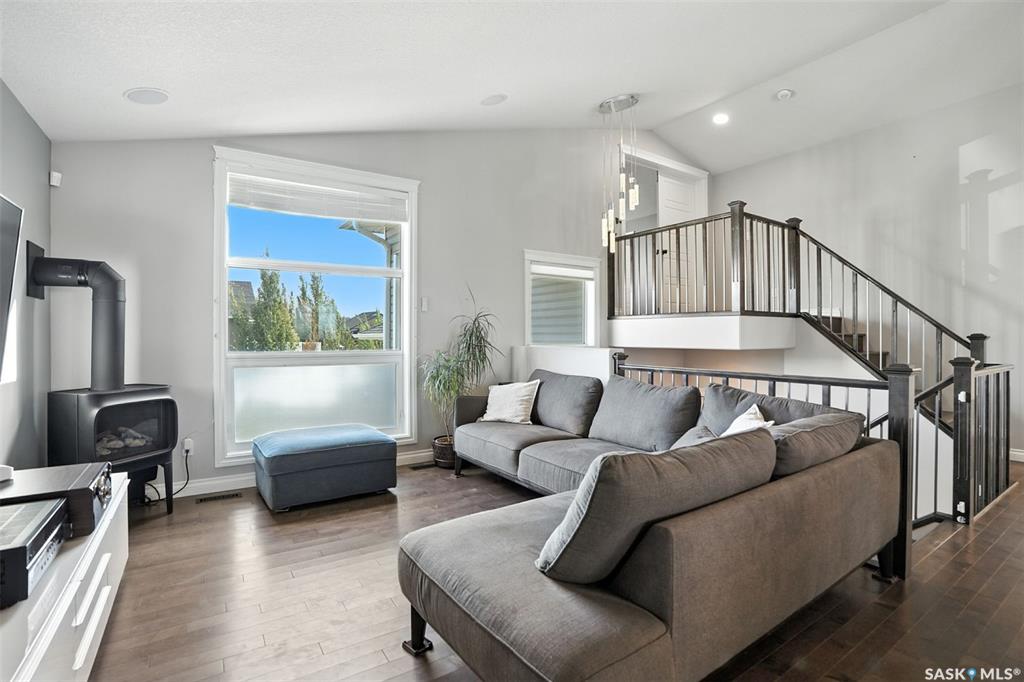 Fifth View of 919 Hargreaves Manor, Hampton Village, Saskatoon, Saskatchewan, S7R 0K5