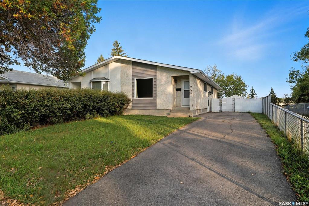 254 Magee Crescent, SK019106, Saskatchewan,