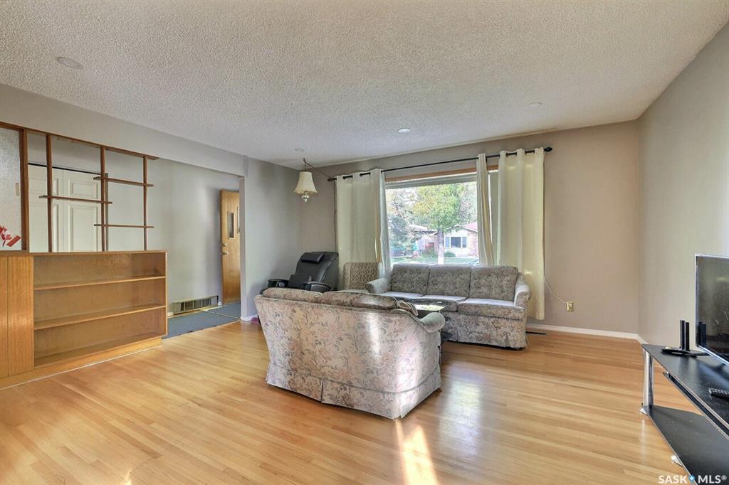 Fifth View of 1840 Rupert Street, Glen Elm Park, Regina, Saskatchewan, S4N 1W5
