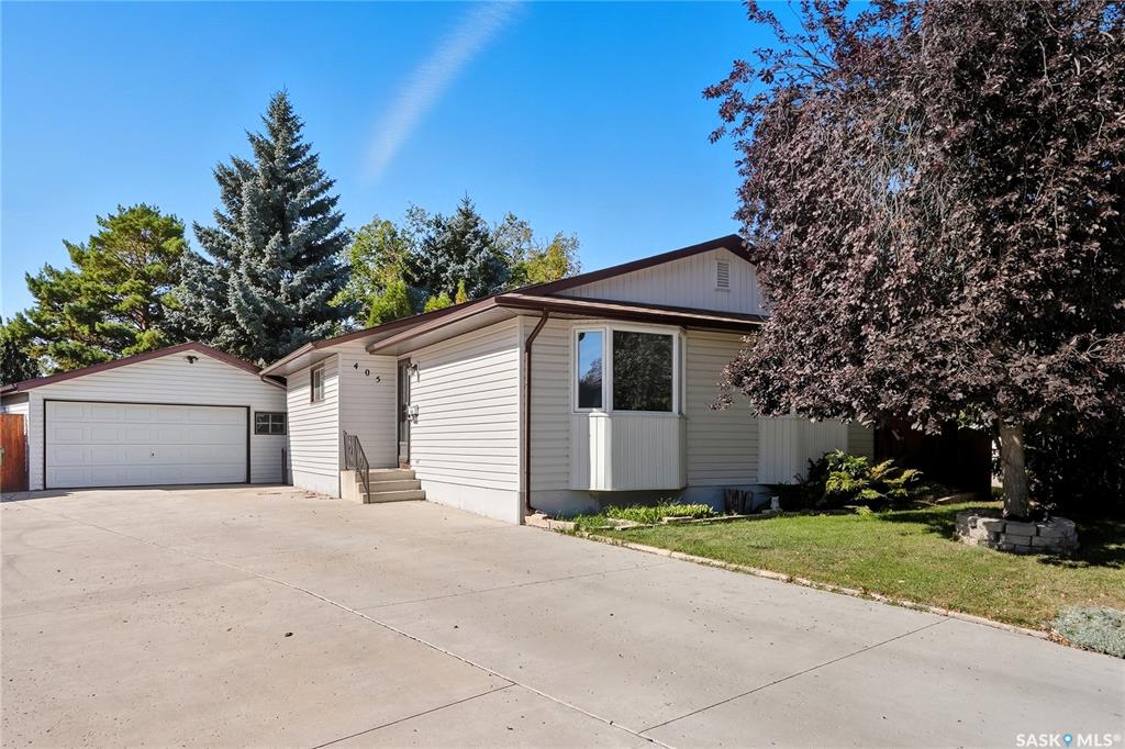 MLS® listing #SK019244 for sale located at 405 Lloyd Crescent